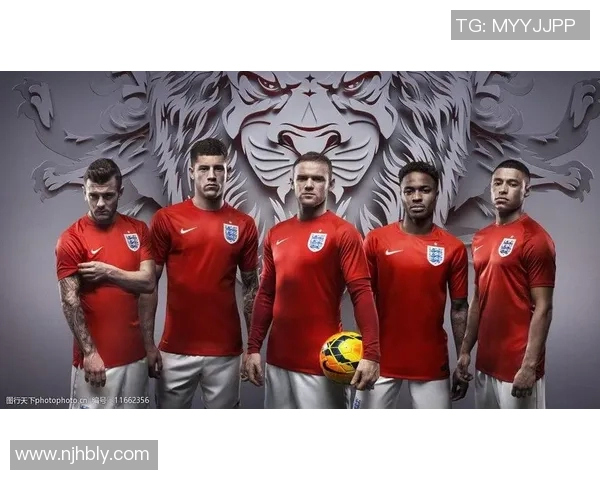 足球明星必备经典配饰全解析助你提升球场魅力与风格