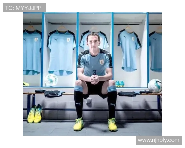 足球明星护腿板的选择与使用技巧解析助你提升比赛表现